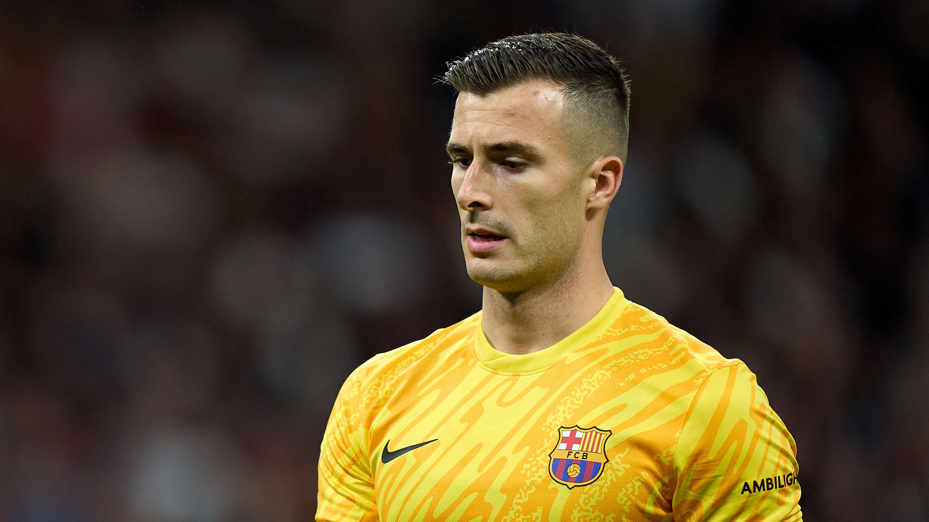 員挺身而出 員挺身而出